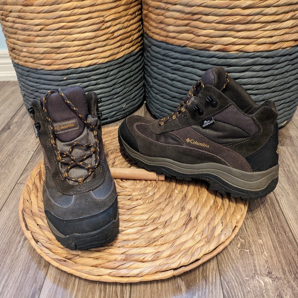 EUC (M10.5) - COLUMBIA Hiking Boots